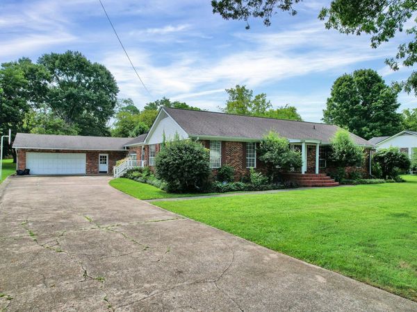 3820 NE Charleston Drive NE, Cleveland, TN 37312