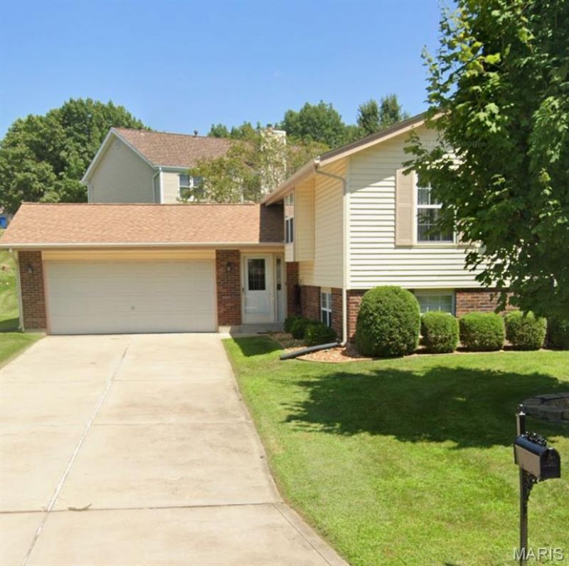 2912 Hameln Drive , Saint Charles, MO 63301 Main Photo
