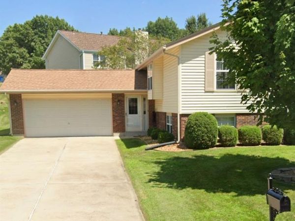 2912 Hameln Drive , St Charles, MO 63301