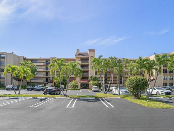 950 Egret Circle, Unit 5202, Delray Beach, FL 33444