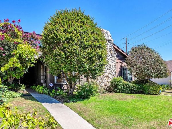 1766 Midvale Avenue , Los Angeles, CA 90024