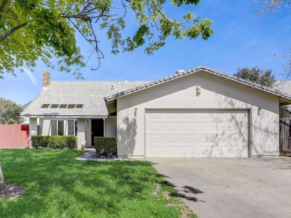 9021 Posada Way , Sacramento, CA 95826
