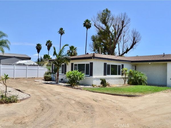 894 N Orange , Riverside, CA 92501