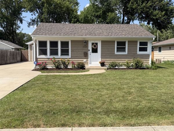 2204 Campbell Street , Rolling Meadows, IL 60008