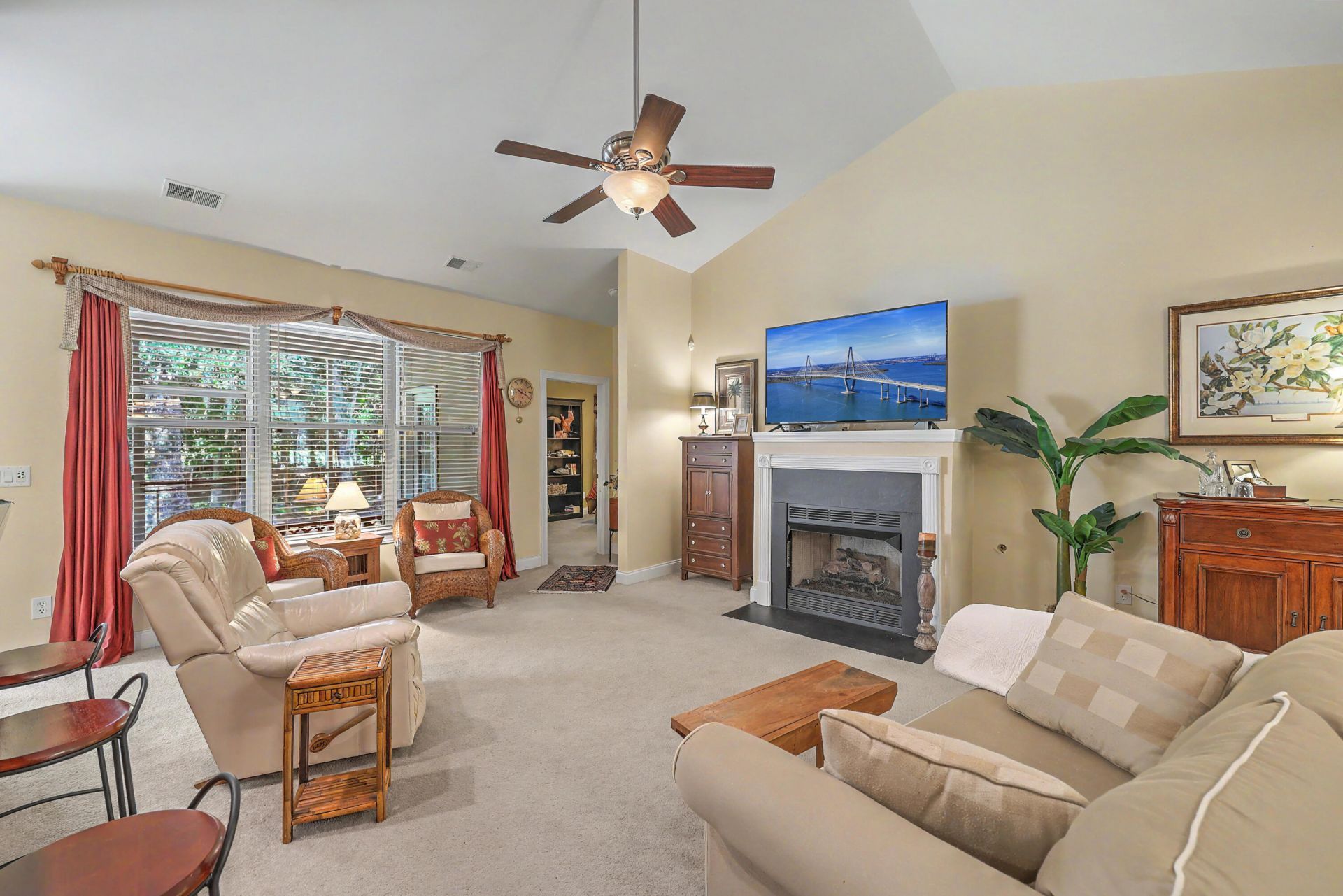 4953 Franconia Drive Photo 9