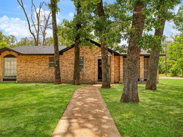 3545 W Houston Street , Paris, TX 75460