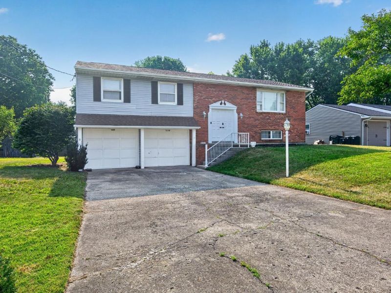 414 Holland Drive, Trenton, OH 45067 Photo 2