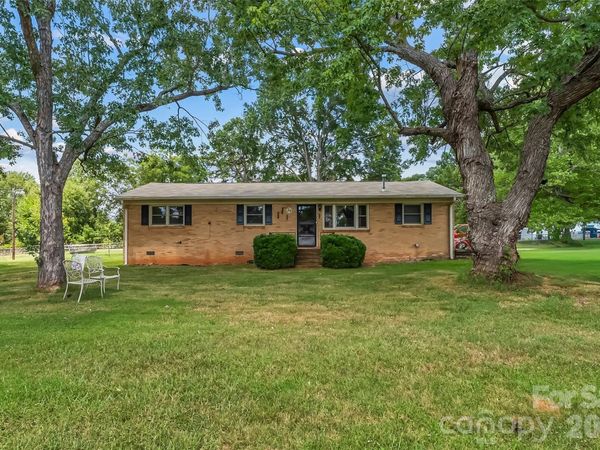 315 Windwood Drive , Bessemer City, NC 28016