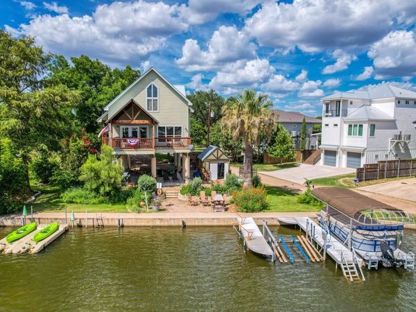 1605 Glencove DR, Kingsland, TX 78639