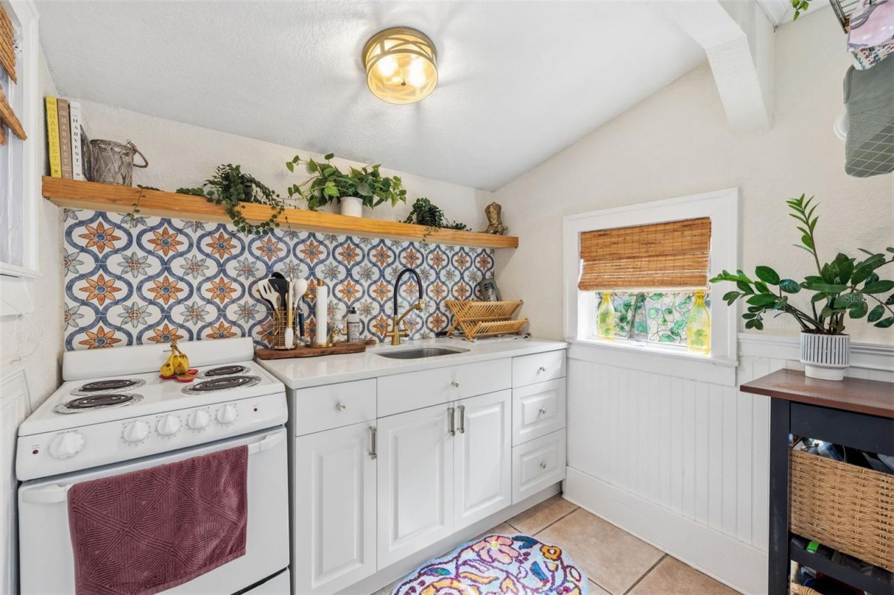 236 W North Street , Tampa, FL 33604 Photo