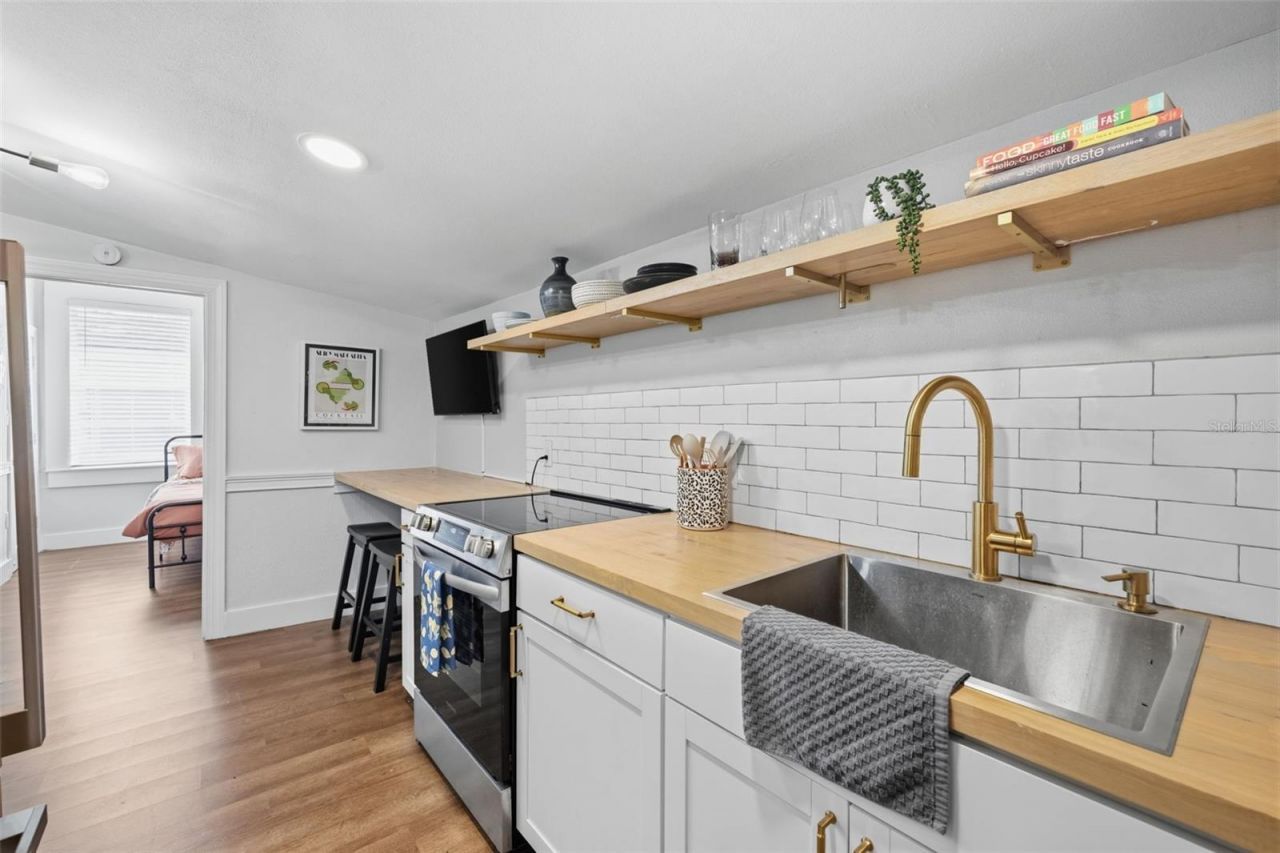 236 W North Street , Tampa, FL 33604 Photo