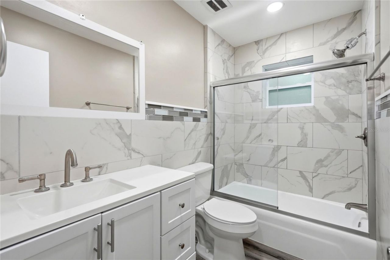 6810 Livingston Avenue N, Saint Petersburg, FL 33702 Photo