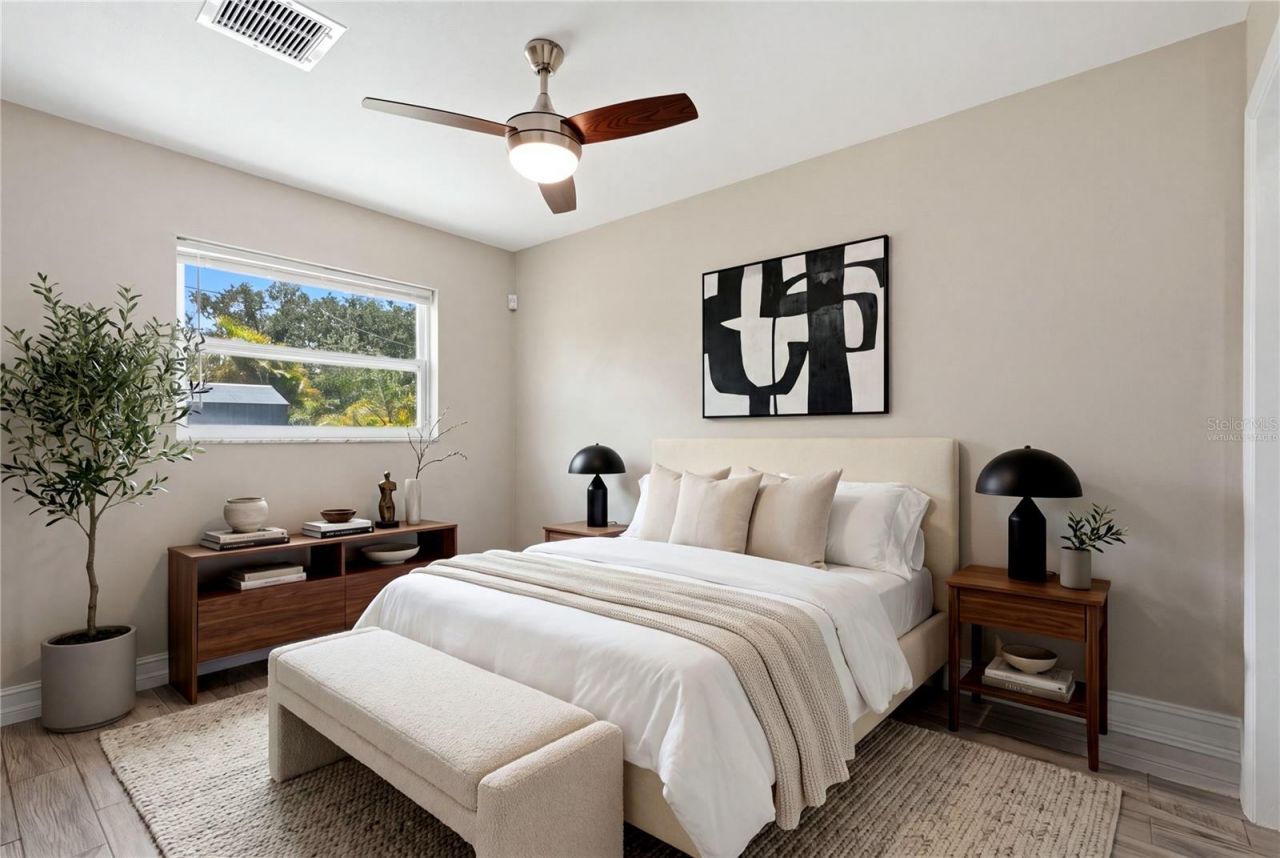 6810 Livingston Avenue N, Saint Petersburg, FL 33702 Photo