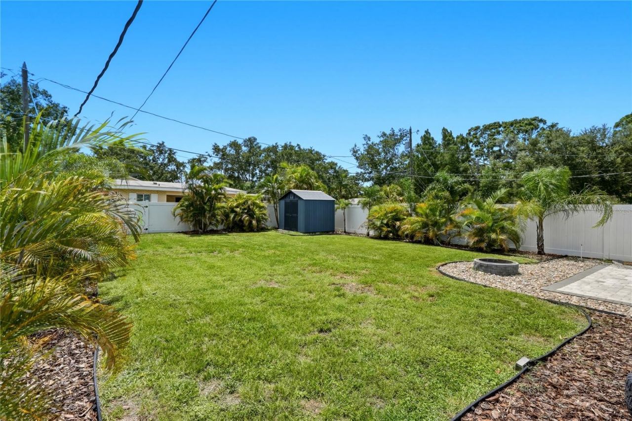 6810 Livingston Avenue N, Saint Petersburg, FL 33702 Photo