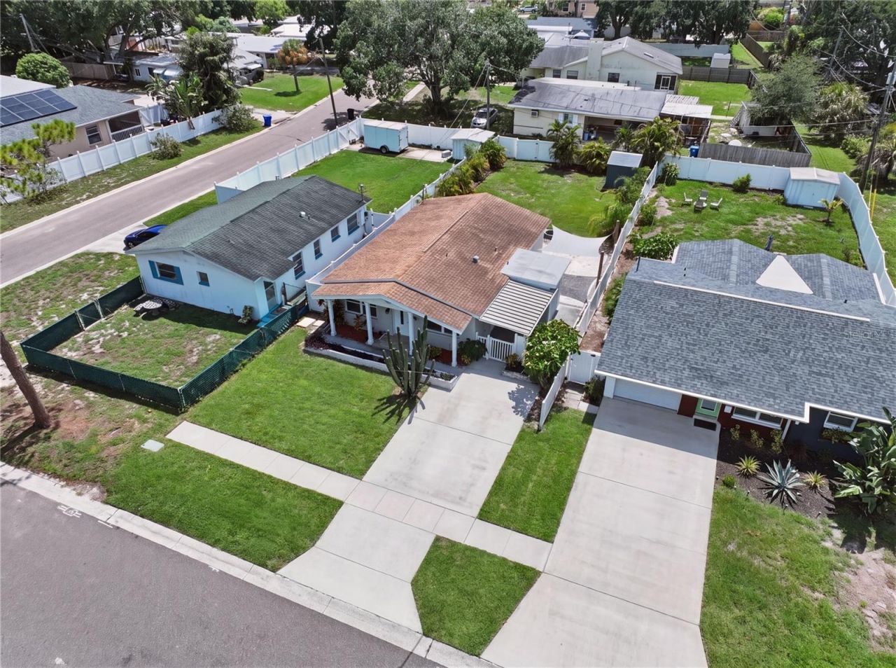 6810 Livingston Avenue N, Saint Petersburg, FL 33702 Photo