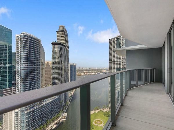 77 SE 5th Street , Unit 3902, Miami, FL 33131