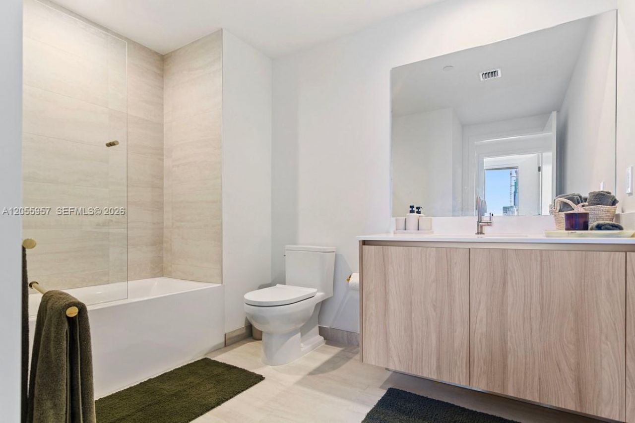 77 SE 5th Street , Unit 3902, Miami, FL 33131 Photo