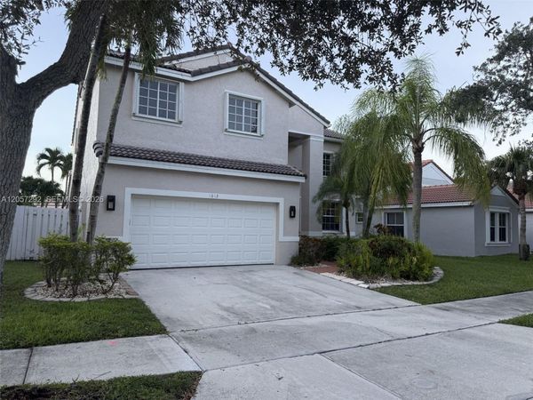 1012 Cedar Falls Dr , Weston, FL 33327
