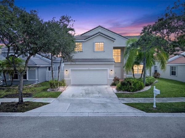 1012 Cedar Falls Dr, Weston, FL 33327