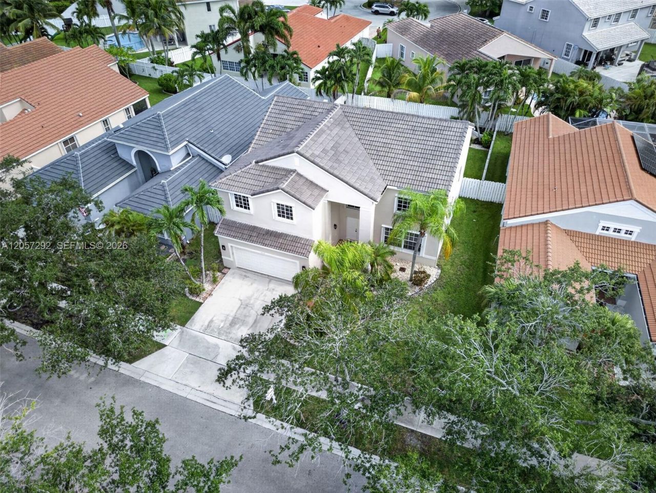1012 Cedar Falls Dr, Weston, FL 33327 Photo