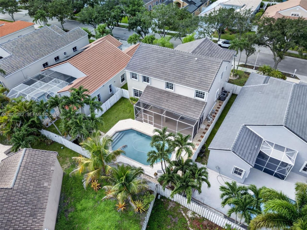 1012 Cedar Falls Dr, Weston, FL 33327 Photo