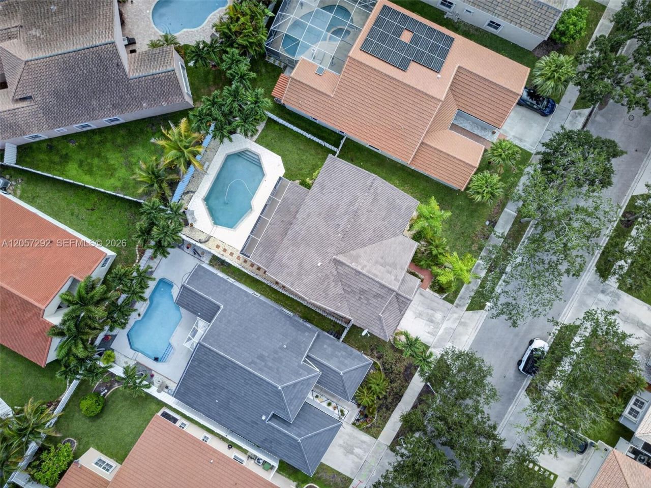 1012 Cedar Falls Dr, Weston, FL 33327 Photo