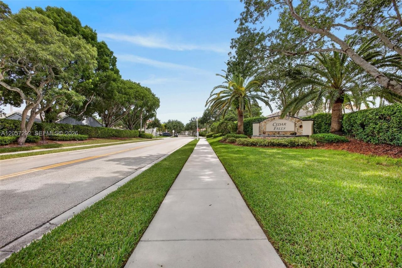 1012 Cedar Falls Dr, Weston, FL 33327 Photo