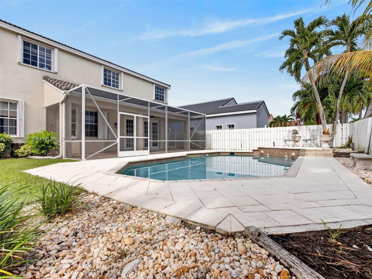 1012 Cedar Falls Dr, Weston, FL 33327 Photo