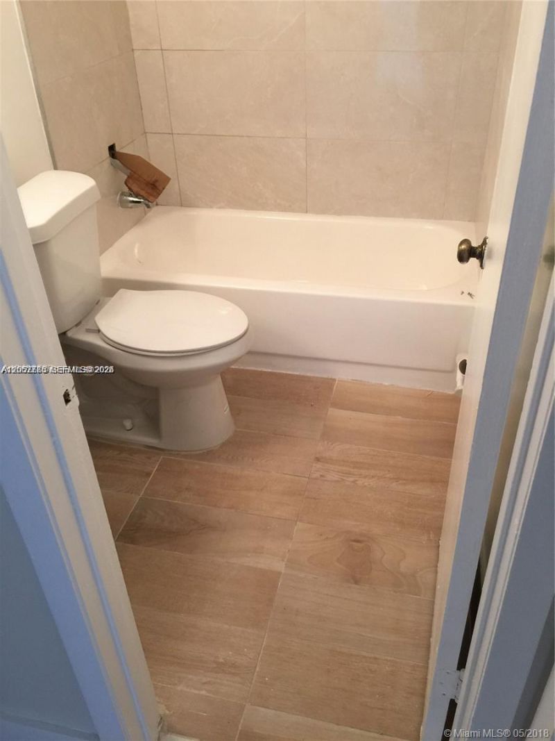 6540 W 27th Ct , Unit 56-22, Hialeah, FL 33016 Photo