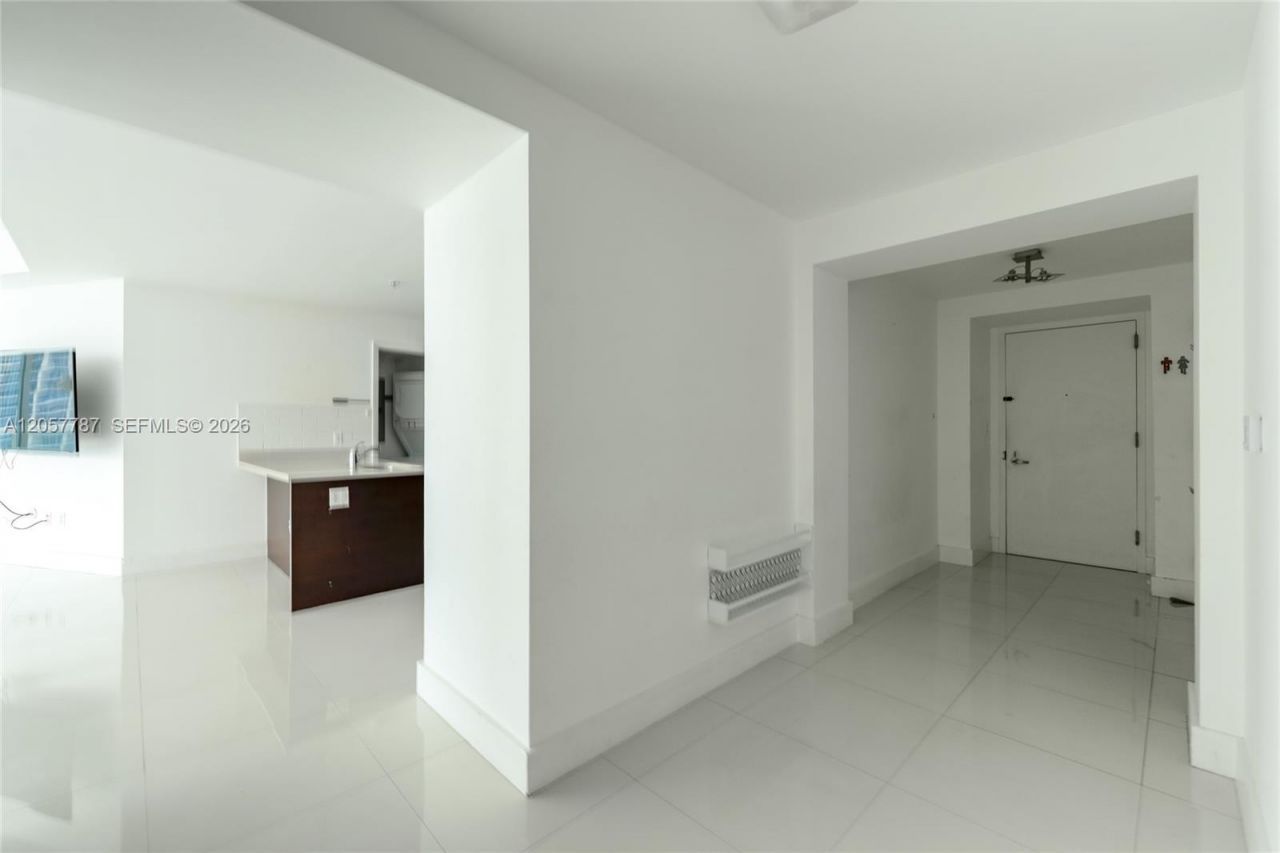 1900 N Bayshore Dr, Unit 3612, Miami, FL 33132 Photo