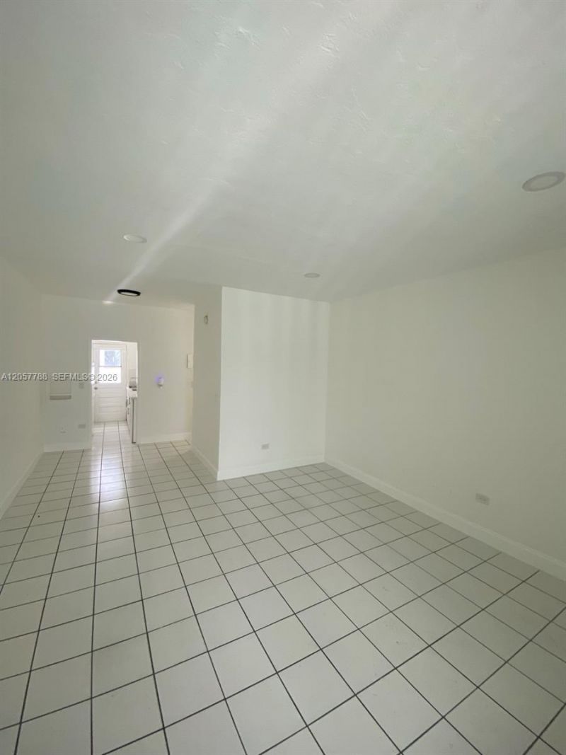 9056 Collins Ave , Unit 23, Surfside, FL 33154 Photo