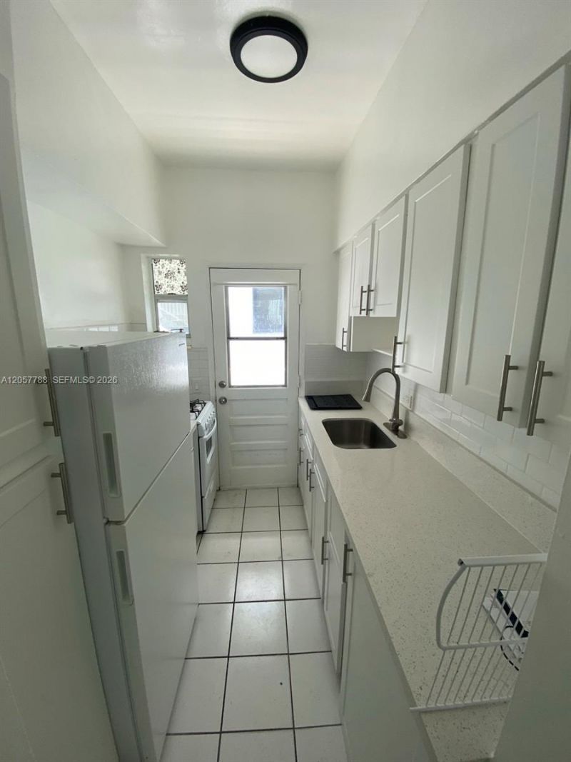 9056 Collins Ave , Unit 23, Surfside, FL 33154 Photo