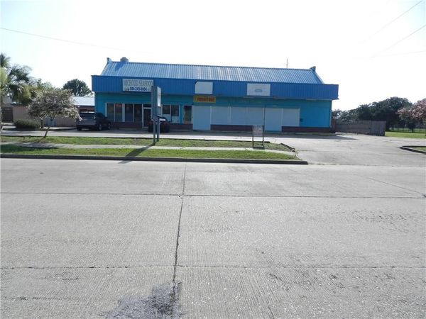 4952 BULLARD Avenue, New Orleans, LA 70128