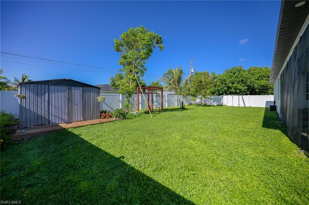 920 SE 15th Ter, Cape Coral, FL 33990 Photo