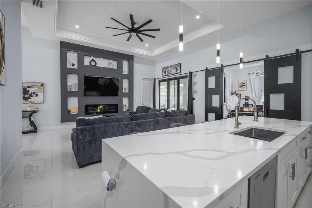 920 SE 15th Ter, Cape Coral, FL 33990 Photo