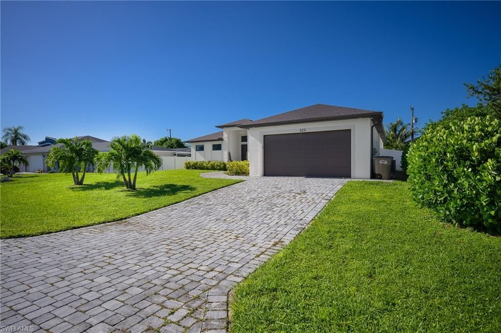 920 SE 15th Ter, Cape Coral, FL 33990 Photo