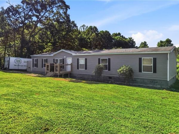 945 Cape Trail, Talking Rock, GA 30175