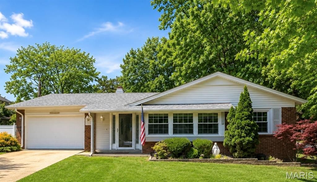 4688 Towne Centre Drive , Mehlville, MO 63128 Main Photo