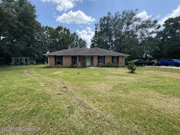 114 Fred Mallett Road, Carriere, MS 39426