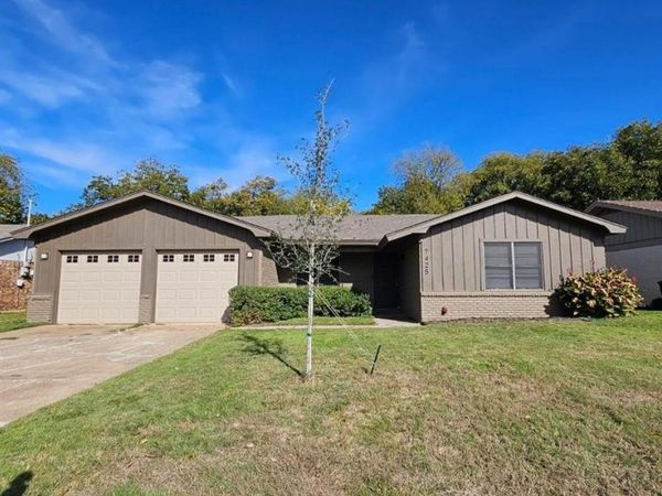 7425 S College Circle, North Richland Hills, TX 76180