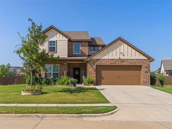 832 Feather Edge Drive, Springtown, TX 76082