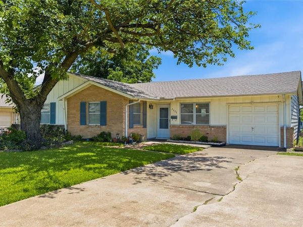 2626 Rosewood Drive, Mesquite, TX 75150
