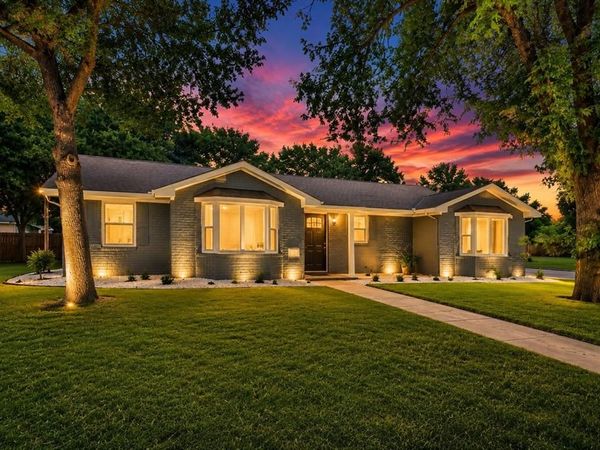 702 Austrian Road , Grand Prairie, TX 75050