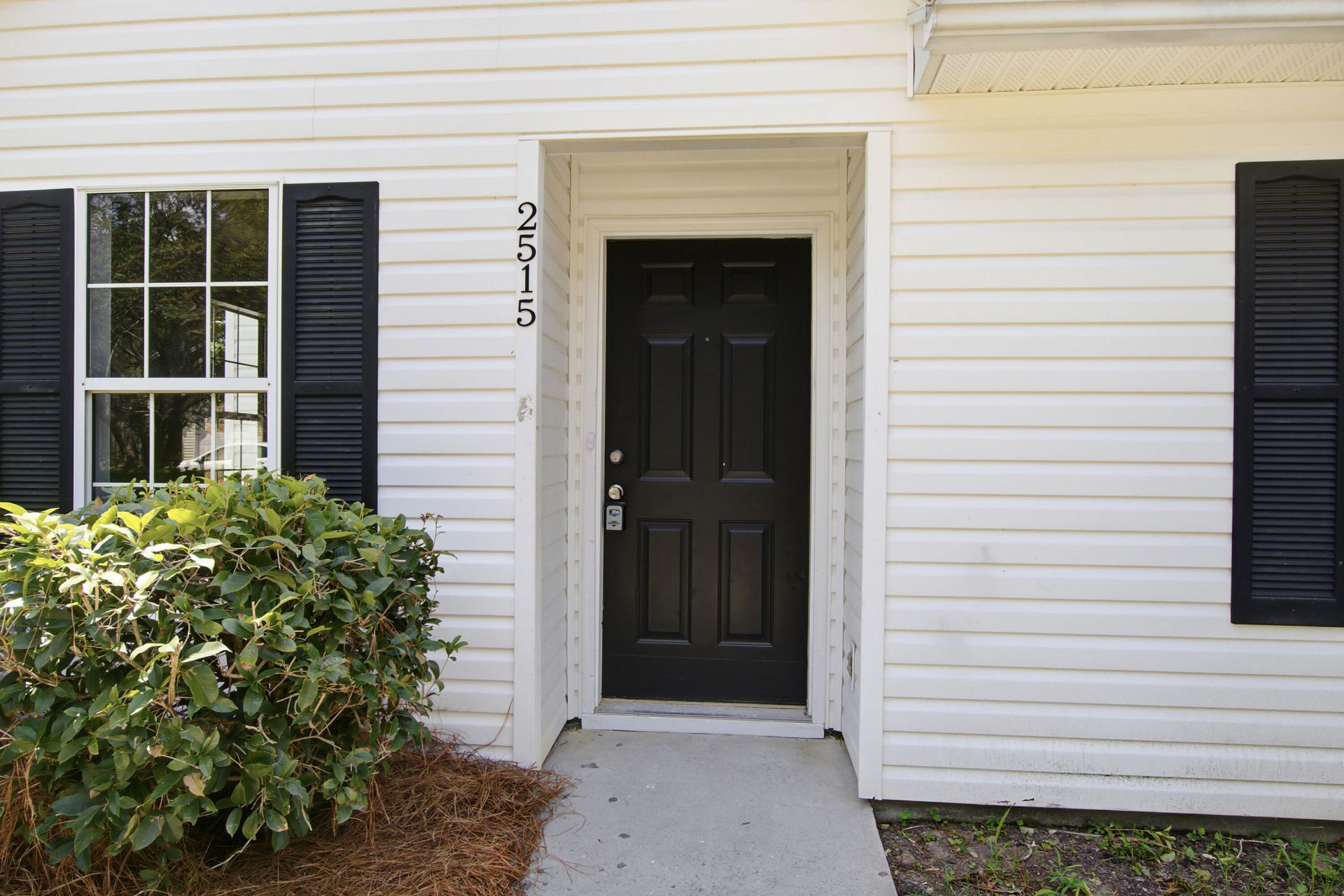 2515 Realm Street Photo 10