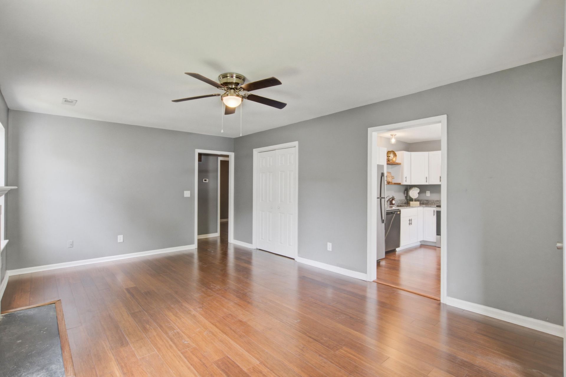 2515 Realm Street Photo 13