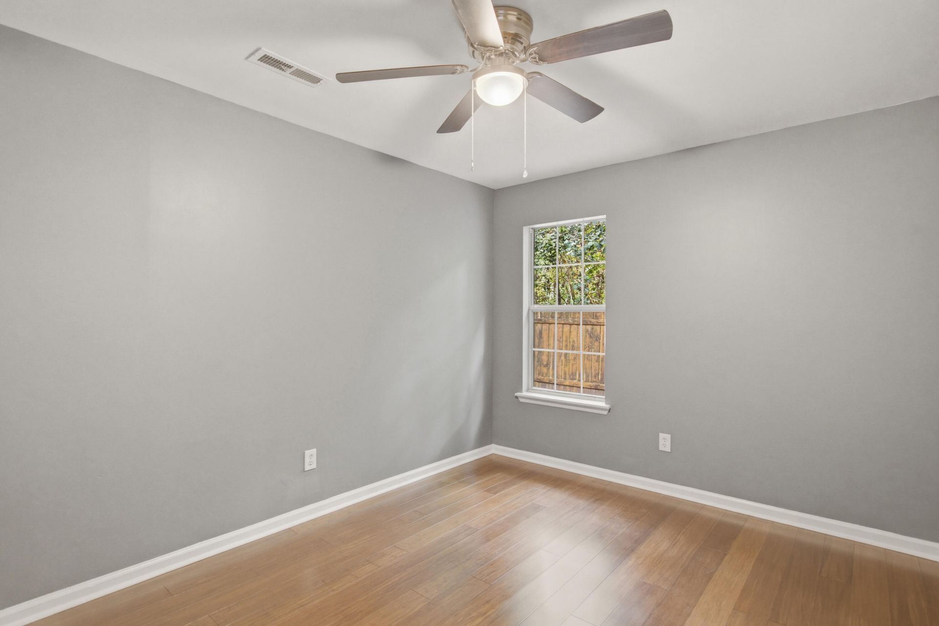 2515 Realm Street Photo 20