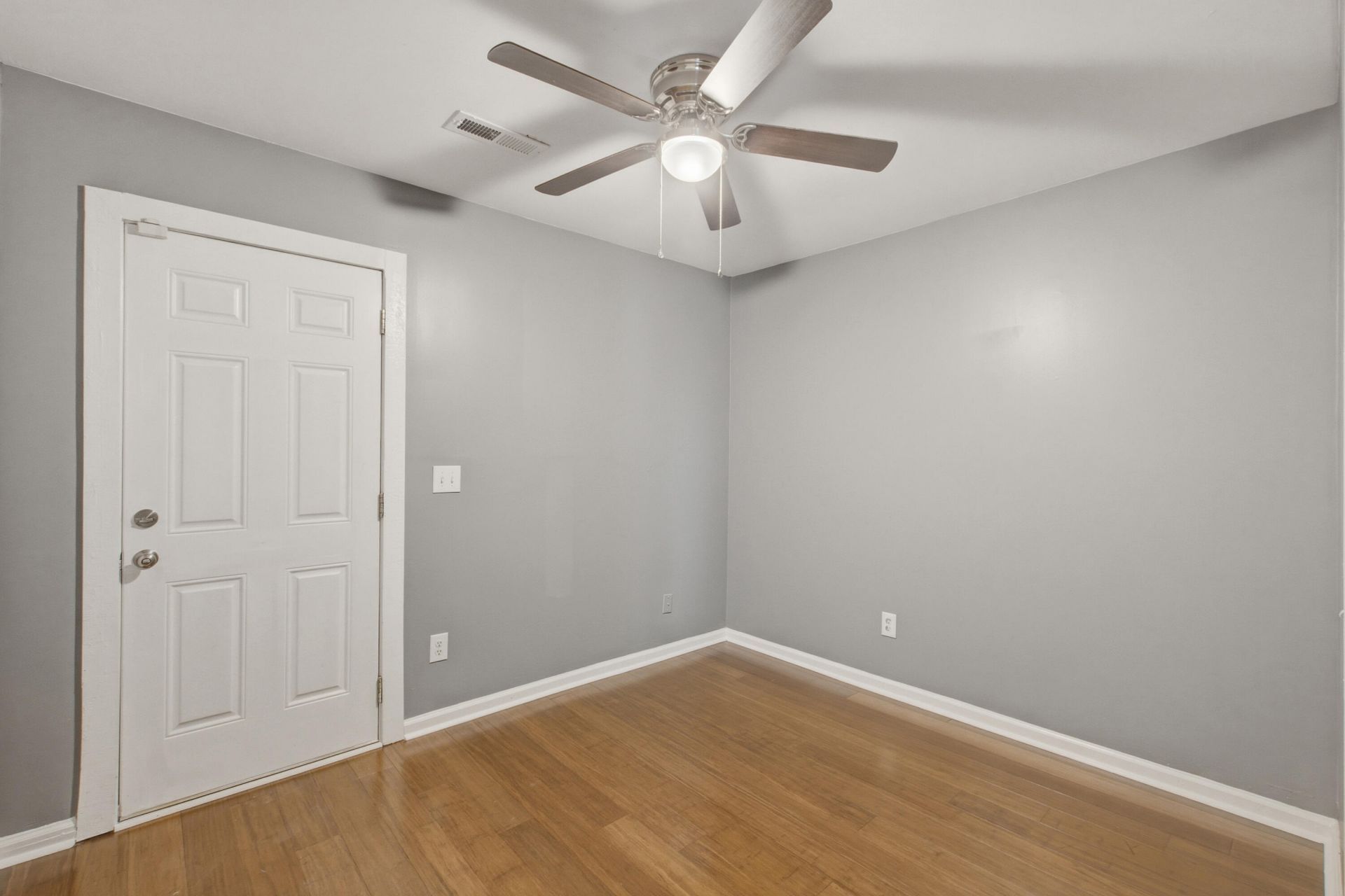 2515 Realm Street Photo 22