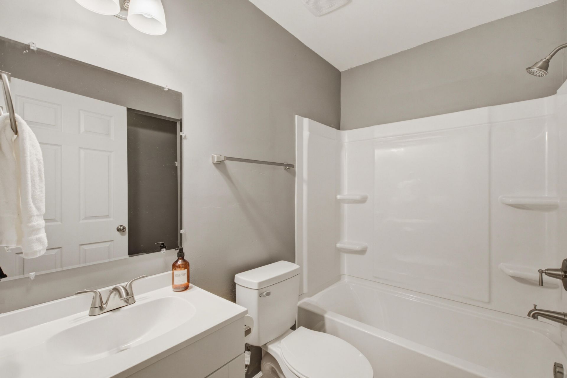 2515 Realm Street Photo 5