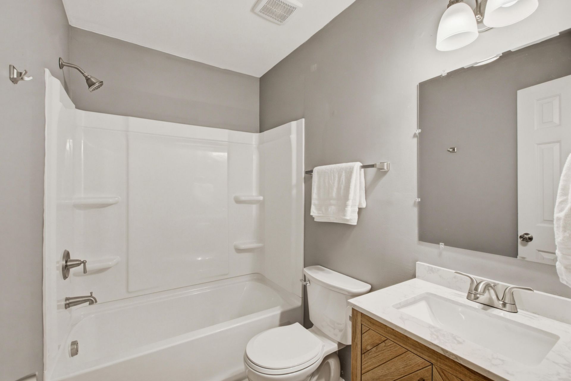 2515 Realm Street Photo 6