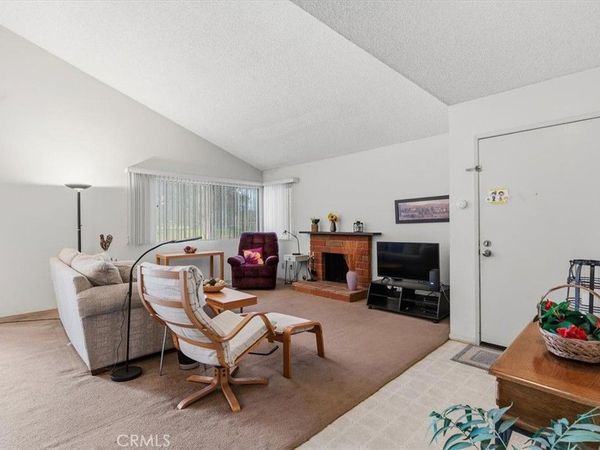 3252 Little Mountain , San Bernardino, CA 92405